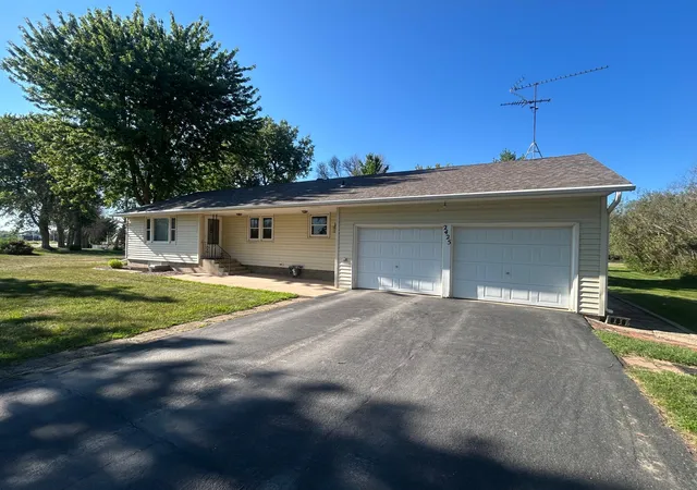 Photo 1 of Sale Pending at 2425 East Ave, Worthington, MN 56187 | MLS# 7130113 | Listing updated on 2026-09-04