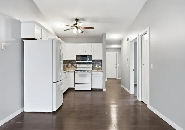 Photo 3 of Single family home for sale at 207 Shawnee Trl, Shakopee, MN 55379 | MLS# 7130121 | Listing updated on 2026-08-21