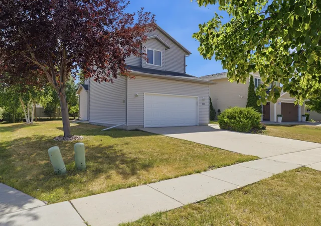Photo 2 of Single family home for sale at 507 19th Ave W, West Fargo, ND 58078 | MLS# 7130140 | Listing updated on 2026-10-05