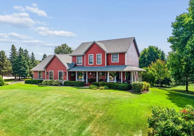 Photo 3 of Sale Pending at 8906 Almquist Wy, Inver Grove Heights, MN 55077 | MLS# 7130160 | Listing updated on 2026-09-03