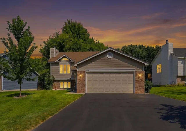 1st image of 12959 Black Hills Dr, Burnsville, MN 55337 | MLS# 7130172
