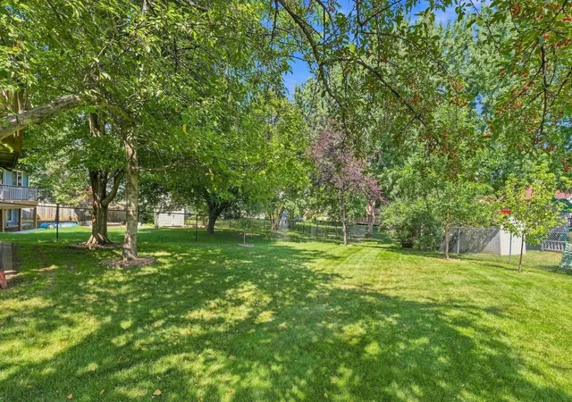 2nd image of 12959 Black Hills Dr, Burnsville, MN 55337 | MLS# 7130172