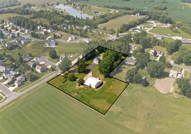 2nd image of 700 8th St Sw, Pine Island, MN 55963 | MLS# 7130175