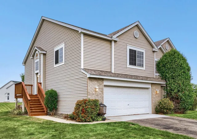 Photo 3 of Single family home for sale at 15663 Finch Ave, Saint Paul, MN 55124 | MLS# 7130189 | Listing updated on 2026-10-08