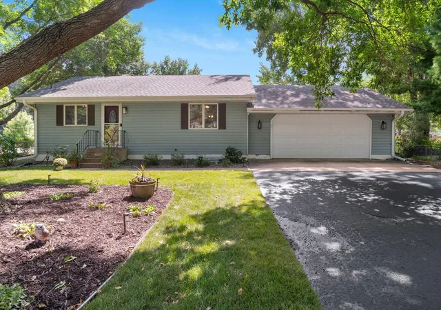 Photo 3 of Sale Pending at 1770 Ridgewood Ave, Saint Paul, MN 55110 | MLS# 7130190 | Listing updated on 2026-08-31
