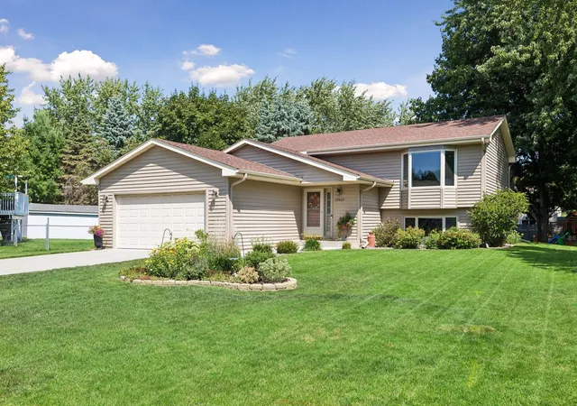 1st image of 10615 Opal St Ne, Circle Pines, MN 55014 | MLS# 7130201