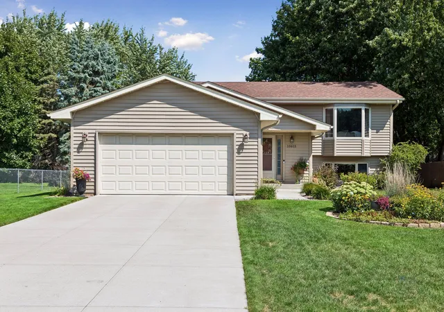 image of 10615 Opal St Ne, Circle Pines, MN 55014 | MLS# 7130201