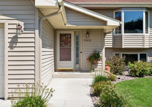 image of 10615 Opal St Ne, Circle Pines, MN 55014 | MLS# 7130201