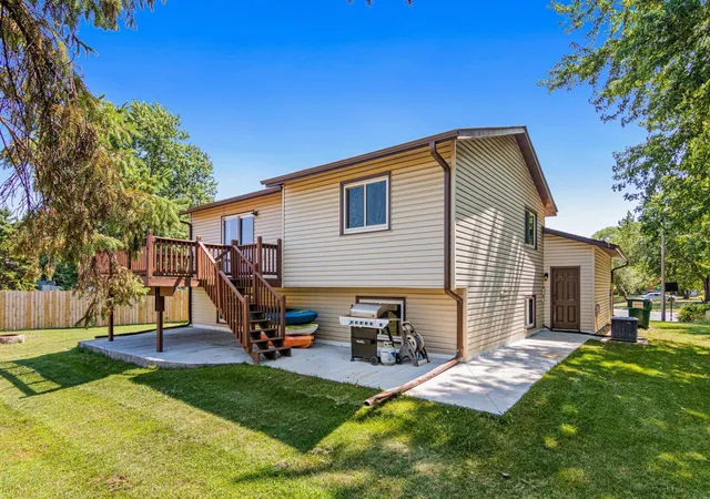 Photo 3 of Sale Pending at 1916 84Th Ave N, Brooklyn Park, MN 55444 | MLS# 7130203 | Listing updated on 2026-09-01