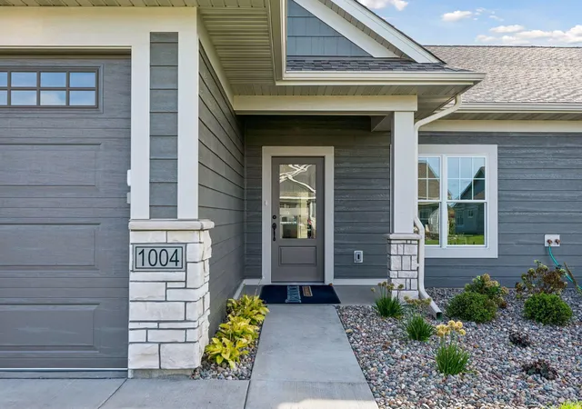 Photo 3 of Townhouse for sale at 1004 Turner Ln, New Richmond, WI 54017 | MLS# 7130207 | Listing updated on 2026-09-22