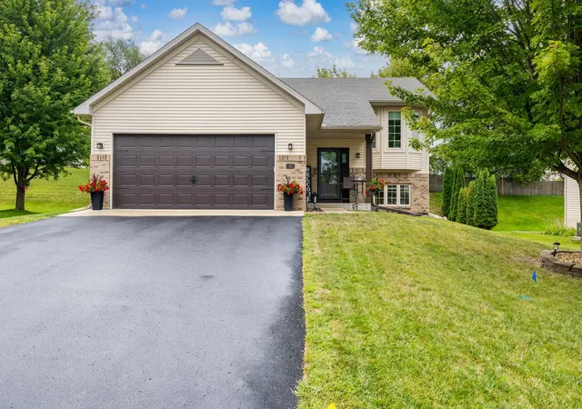 Photo 1 of Sale Pending at 924 Firethorne Trl, Jordan, MN 55352 | MLS# 7130211 | Listing updated on 2026-09-08
