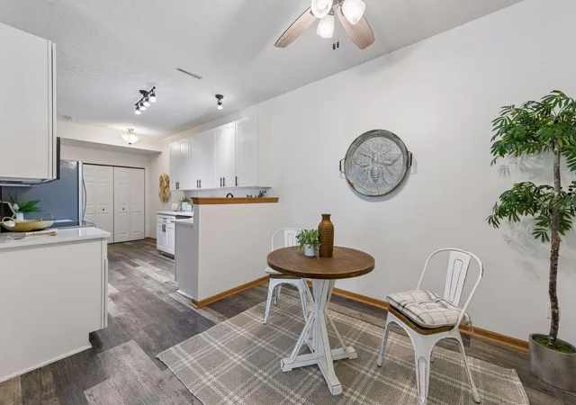 Photo 4 of Single family home for sale at 1524 Liberty Cir, Shakopee, MN 55379 | MLS# 7130223 | Listing updated on 2026-10-06