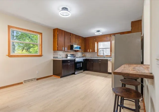 5th image of 64 Cedar St E, Motley, MN 56466 | MLS# 7130229