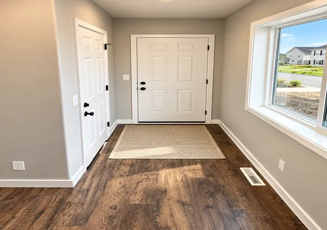Photo 2 of Sale Pending at 6802 Selkirk Dr S, Fargo, ND 58104 | MLS# 7130231 | Listing updated on 2026-10-28