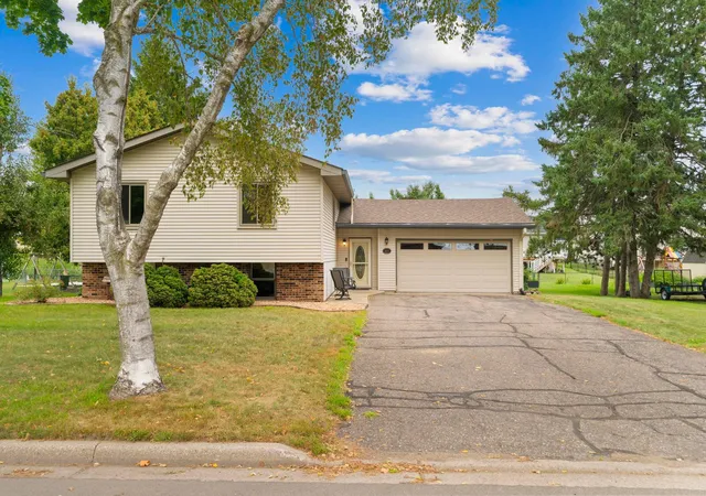 2nd image of 122 Monroe St N, Prescott, WI 54021 | MLS# 7130248