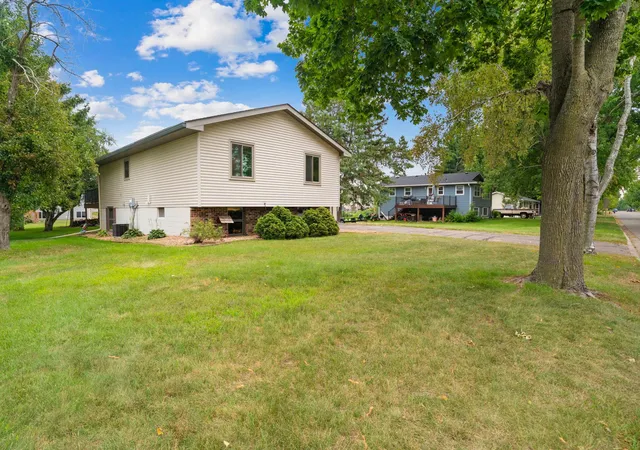33rd image of 122 Monroe St N, Prescott, WI 54021 | MLS# 7130248