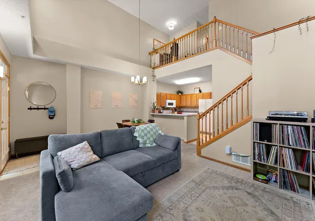 Photo 3 of Single family home for sale at 1610 Woodlynn Ave #3, Saint Paul, MN 55109 | MLS# 7130255 | Listing updated on 2026-08-31