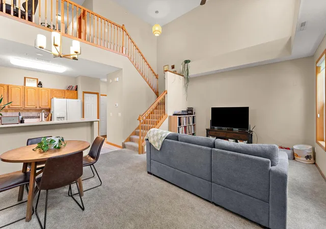 Photo 3 of Single family home for sale at 1610 Woodlynn Ave #3, Saint Paul, MN 55109 | MLS# 7130255 | Listing updated on 2026-08-31
