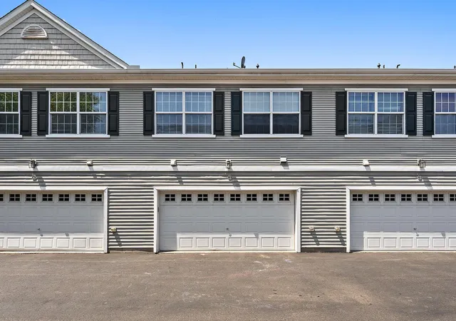 Photo 4 of Single family home for sale at 1610 Woodlynn Ave #3, Saint Paul, MN 55109 | MLS# 7130255 | Listing updated on 2026-08-31