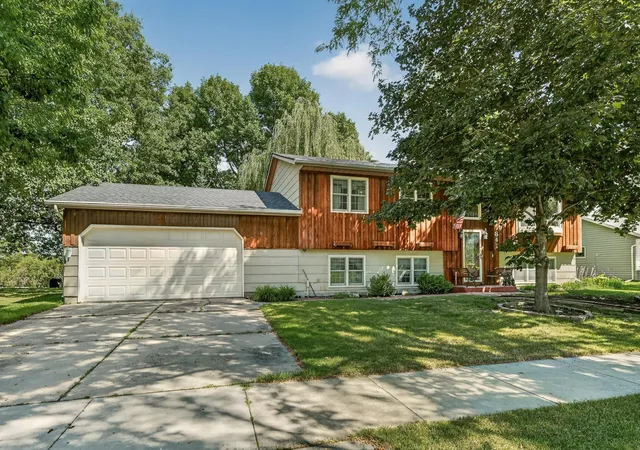 Photo 1 of Single family home for sale at 841 21st Street Se, Rochester, MN 55904 | MLS# 7130263 | Listing updated on 2026-09-04