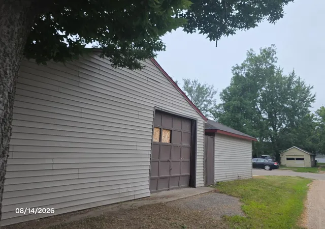 5th image of 31 Ripley St E, Litchfield, MN 55355 | MLS# 7130266