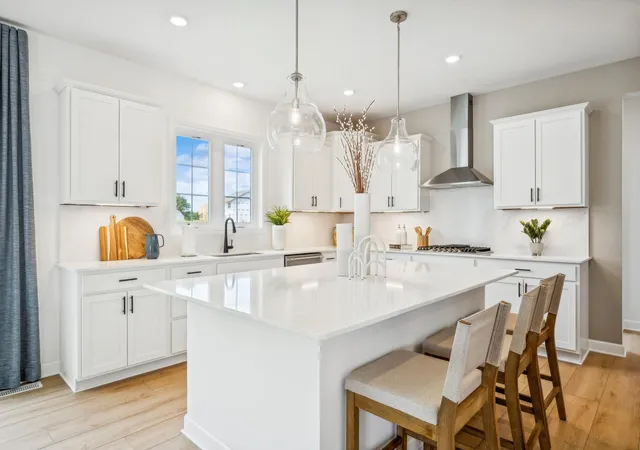 2nd image of 5061 Long Pointe Dr, Saint Paul, MN 55129 | MLS# 7130267