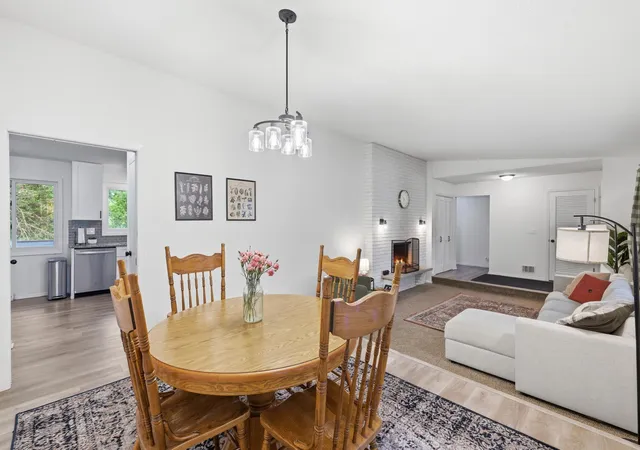 Photo 4 of Single family home for sale at 135 Sabra Ct, Apple Valley, MN 55124 | MLS# 7130274 | Listing updated on 2026-09-04
