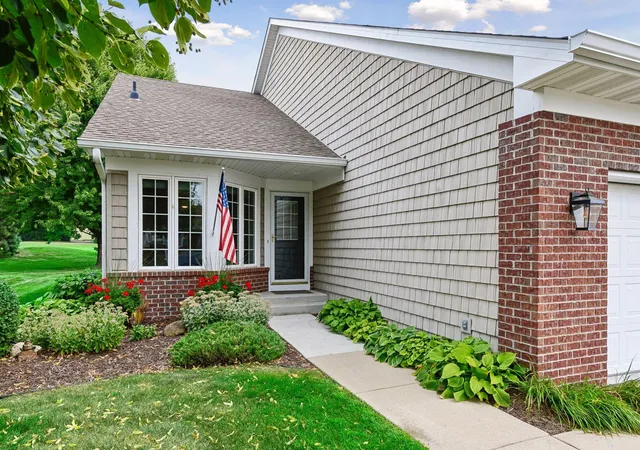 Photo 2 of Single family home for sale at 8972 Deer Run Dr, Victoria, MN 55386 | MLS# 7130283 | Listing updated on 2026-09-02