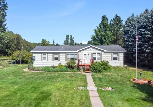 3rd image of 641 240Th St, Osceola, WI 54020 | MLS# 7130299