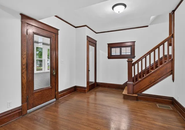 Photo 4 of Sale Pending at 2162 Dayton Ave, Saint Paul, MN 55104 | MLS# 7130309 | Listing updated on 2026-10-30