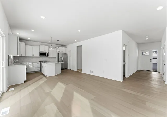 5th image of 7520 Upper 42Nd St N, Saint Paul, MN 55128 | MLS# 7130327