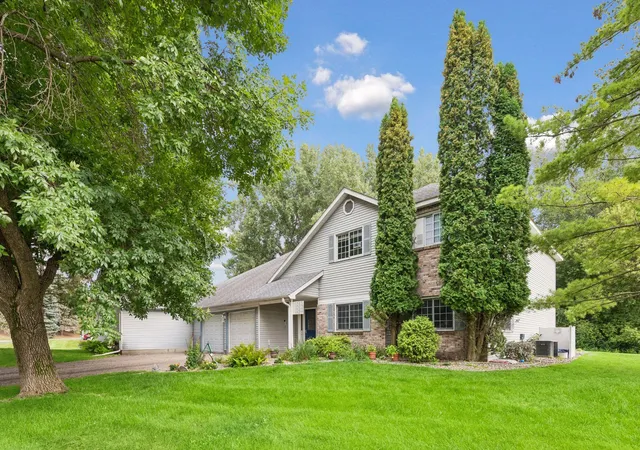 1st image of 15275 Lesley Ln, Eden Prairie, MN 55346 | MLS# 7130332