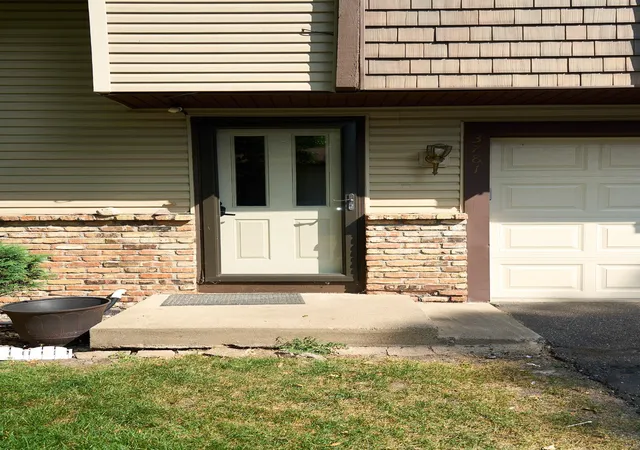3rd image of 3781 Brookdale Cir N, Brooklyn Park, MN 55443 | MLS# 7130337