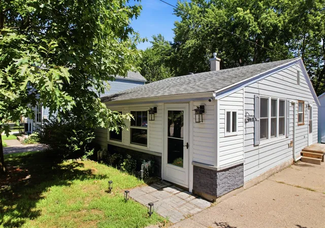 Photo 1 of Single family home for sale at 134 Fairfax St, Winona, MN 55987 | MLS# 7130345 | Listing updated on 2026-08-24