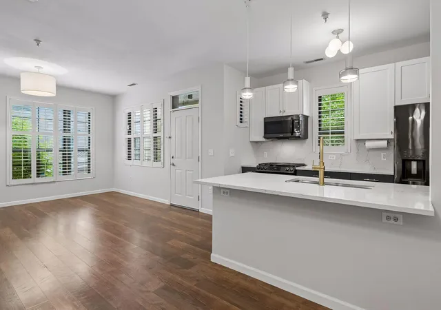 Photo 4 of Condo for sale at 2566 Ellis Ave #104, Saint Paul, MN 55114 | MLS# 7130361 | Listing updated on 2026-08-21