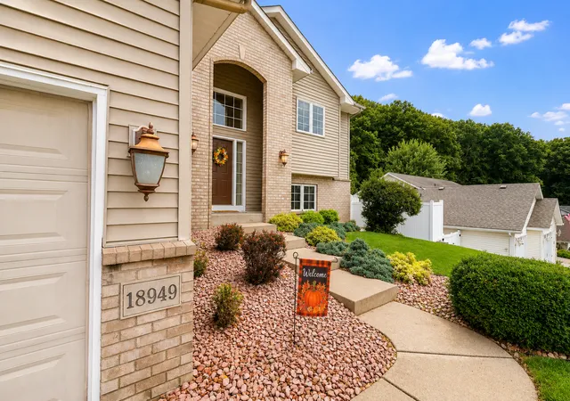 2nd image of 18949 Embry Ave, Farmington, MN 55024 | MLS# 7130376