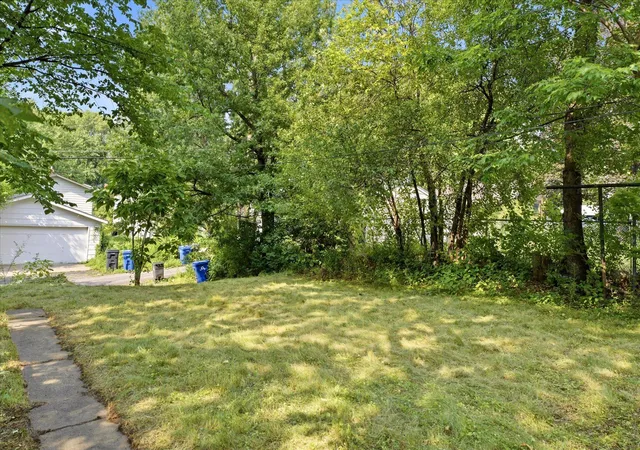 Photo 3 of Single family home for sale at 1565 7th Street E, Saint Paul, MN 55106 | MLS# 7130380 | Listing updated on 2026-10-16