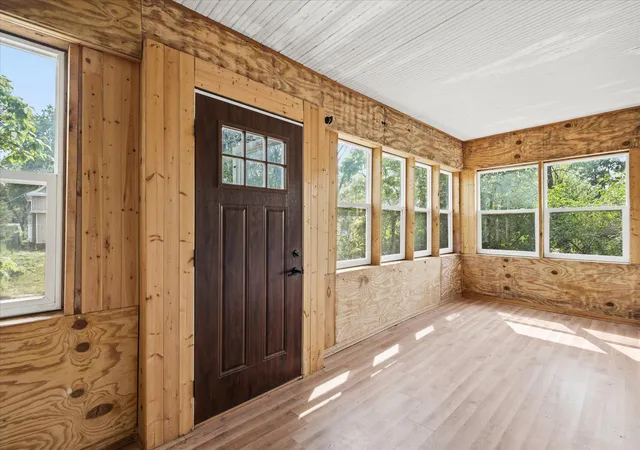 Photo 4 of Single family home for sale at 1565 7th Street E, Saint Paul, MN 55106 | MLS# 7130380 | Listing updated on 2026-10-16