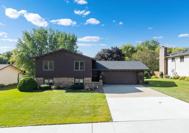 Photo 2 of Single family home for sale at 316 7th Street Nw, Byron, MN 55920 | MLS# 7130387 | Listing updated on 2026-09-14