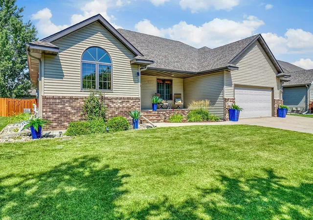 Photo 3 of Single family home for sale at 555 Queens Ct, Moorhead, MN 56560 | MLS# 7130409 | Listing updated on 2026-08-25
