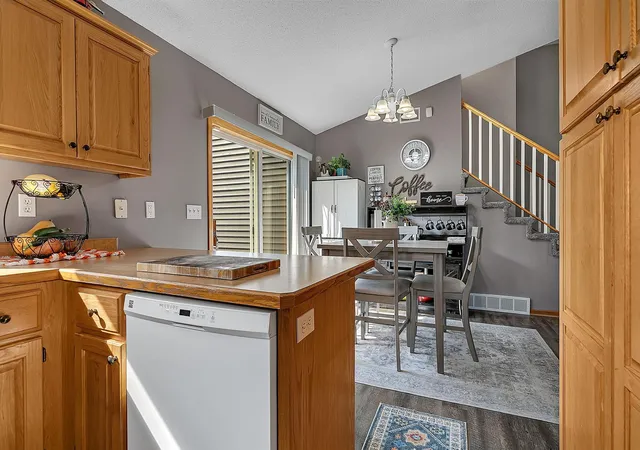Photo 3 of Single family home for sale at 2610 Ocarina Dr, Sauk Rapids, MN 56379 | MLS# 7130460 | Listing updated on 2026-09-27