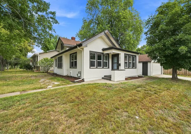 Photo 1 of Sale Pending at 4500 Ewing Ave N, Minneapolis, MN 55422 | MLS# 7130463 | Listing updated on 2026-08-30