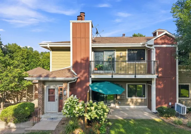 Photo 2 of Condo for sale at 1005 Rae Dr #8, Minneapolis, MN 55423 | MLS# 7130468 | Listing updated on 2026-10-08