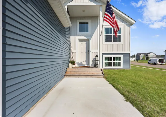 Photo 1 of Single family home for sale at 4706 8th St Loop NE, Saint Cloud, MN 56304 | MLS# 7130478 | Listing updated on 2026-10-07
