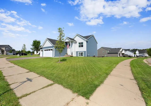 2nd image of 4706 8th Street Loop Ne, Saint Cloud, MN 56304 | MLS# 7130478