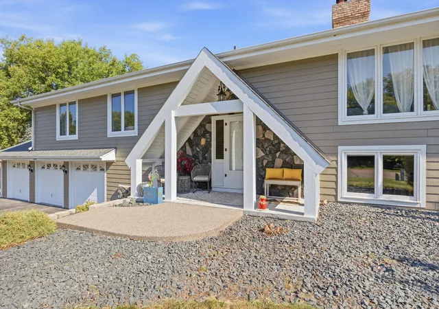 Photo 3 of Sale Pending at 17200 32nd Avenue N, Minneapolis, MN 55447 | MLS# 7130479 | Listing updated on 2026-10-14