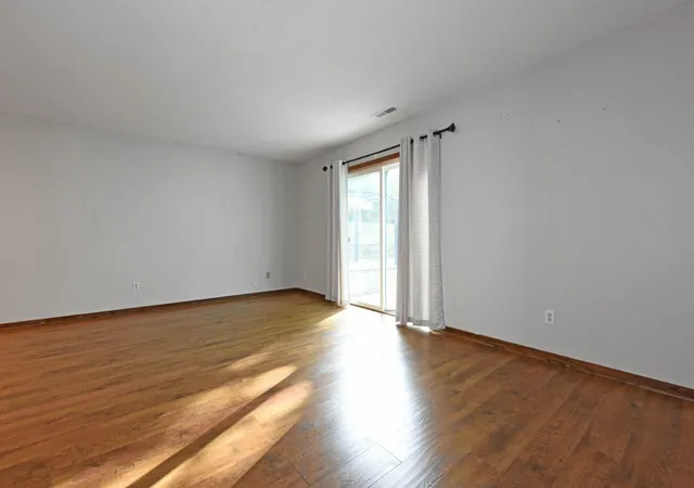 Photo 4 of Townhouse for sale at 6781 Sherwood Rd, Saint Paul, MN 55125 | MLS# 7130496 | Listing updated on 2026-09-07