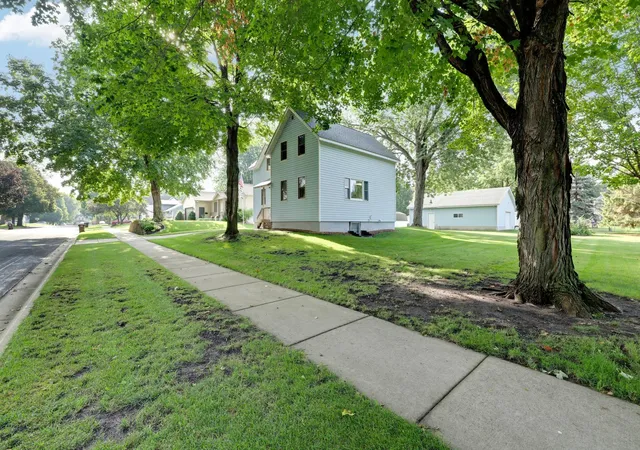 3rd image of 110 2Nd St Sw, New Prague, MN 56071 | MLS# 7130519