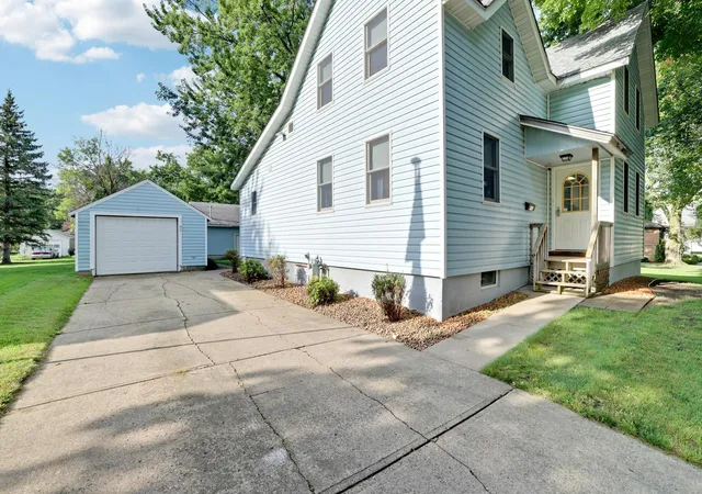 4th image of 110 2Nd St Sw, New Prague, MN 56071 | MLS# 7130519