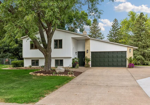 image of 2660 Fairlawn Dr, Stillwater, MN 55082 | MLS# 7130525